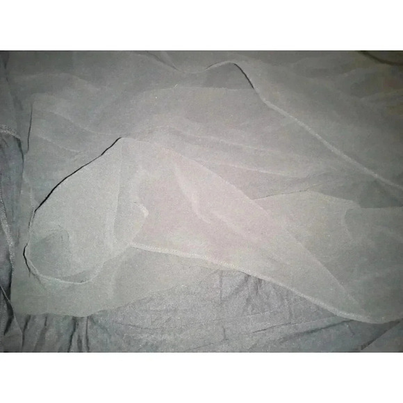 AVENUE Women's Black Sleeveless Ruffle Front Pullover Blouse Size 26/28 - Picture 9 of 13